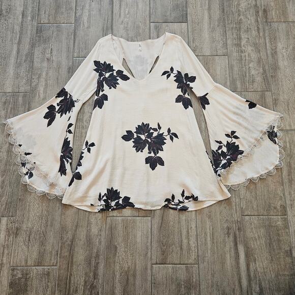 Free People Wanderer Mini Dress Womens Size S Ivory Combo Bell Sleeve Cut Out - Picture 4 of 16